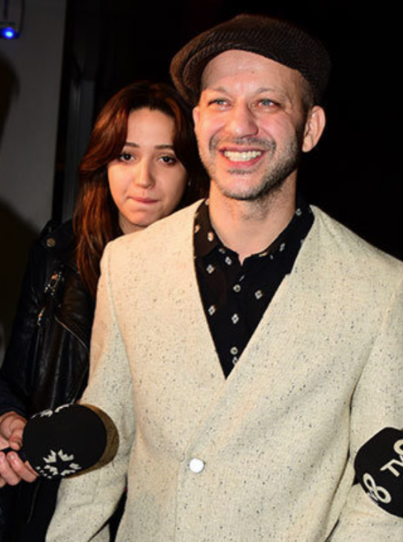 Aliço 39 oldu sevgilisiyle el ele poz verdi - Resim: 2