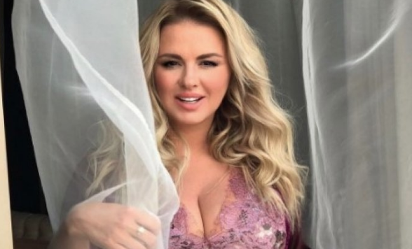 Rus güzel itiraf etti! Tek rakibi göğüsleriymiş - Resim: 2