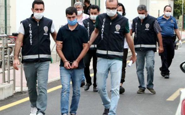 'Dini değerlere hakaret etti' diye önce bıçakladı sonra pompalı tüfekle vurdu - Resim: 0