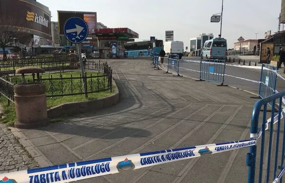 İstanbul'da bir meydan daha yayalara kapatıldı - Resim: 0
