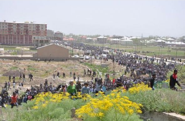 Yüksekova sokakları yine karıştı - Resim: 4