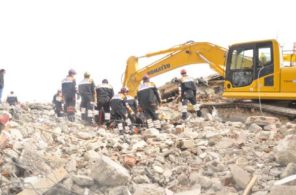 Genç polisin zor bekleyişi - Resim: 2