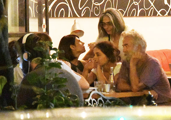 70'lik çapkın! 48 yaş küçük sevgilisiyle yakalandı - Resim: 4