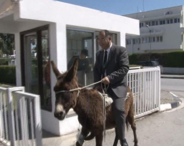 Meclis'e eşekle geldiler! - Resim: 2