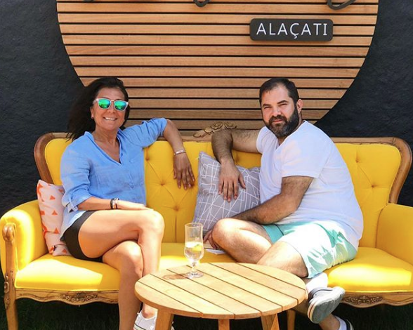 50'ye merdiven dayayan oyuncu Asuman Dabak'ın olay bikinili pozları - Resim: 2