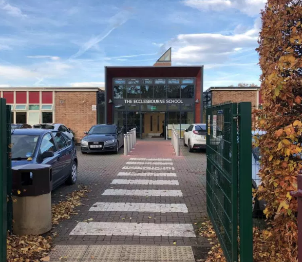 Lisede skandal! Kadın öğretmen öğrencisini eve atıp ilişkiye girdi - Resim: 4