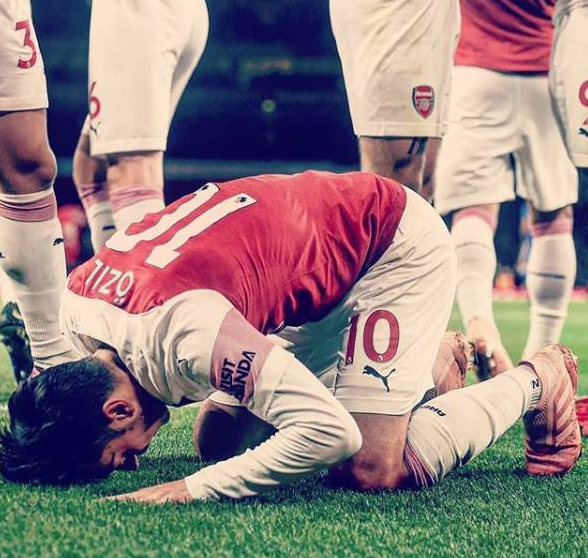 Mesut Özil'in 'Elhamdülillah' paylaşımı ortalığı salladı Almanlar kampanya başlattı - Resim: 3