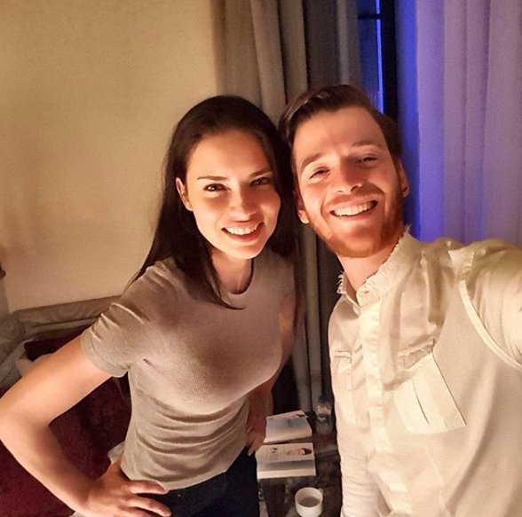 Metin Hara Adriana Lima ile nasıl tanıştı! Meğer uçağı kaçırınca... - Resim: 1