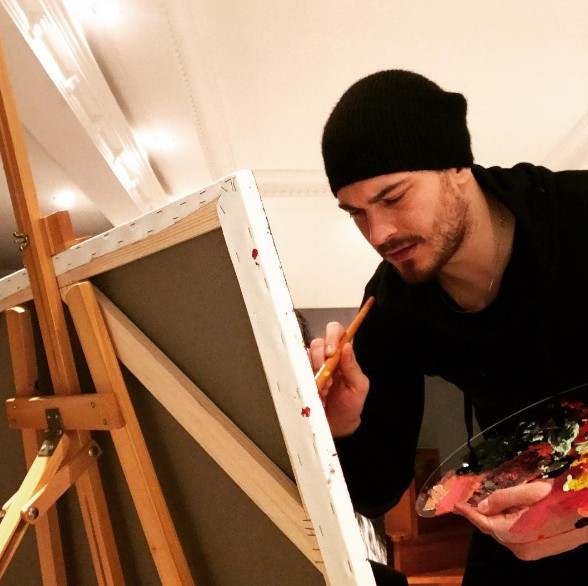 Çağatay Ulusoy'un fotoğrafı olay oldu Kıvanç Tatlıtuğ ile birlikte... - Resim: 2