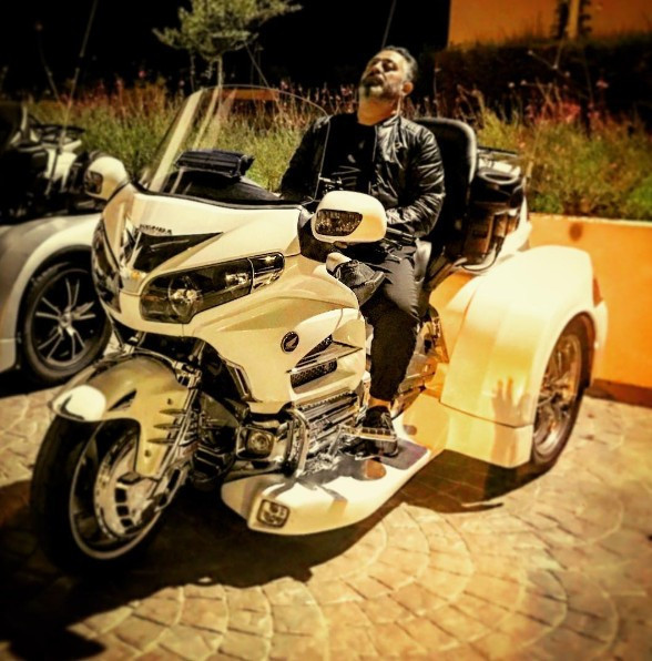 Cem Yılmaz paylaştı fotoğraftaki çıplak kadın olay oldu - Resim: 2