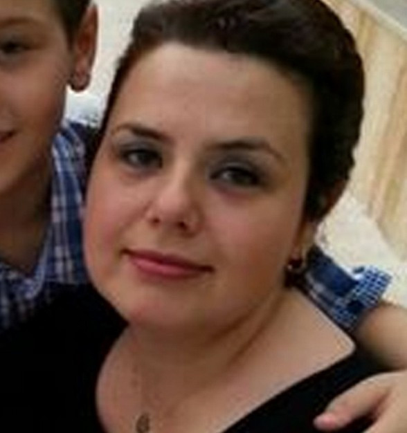 Ebru Gündeş'in kız kardeşi yıllar sonra ortaya çıktı! - Resim: 2