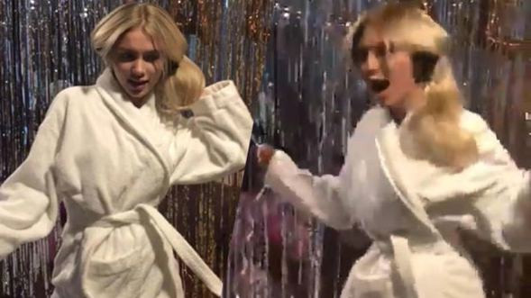 Ünlülerin yeni akımı: Bornozlu paylaşım! - Resim: 2