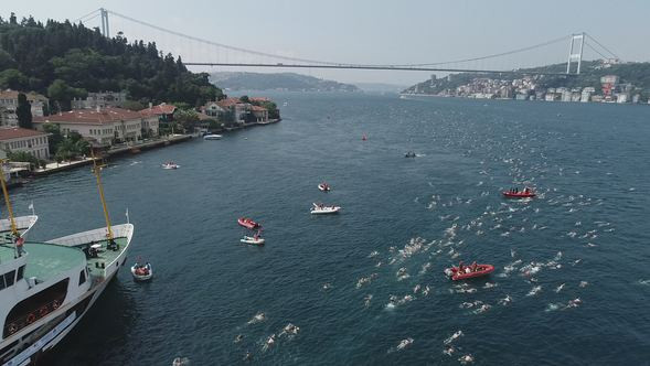 Boğaziçi Yüzme Yarışı eşsiz anlara sahne oldu! - Resim: 4