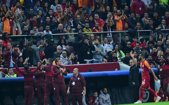Belhanda'dan Galatasaray taraftarına şok küfür! Eliyle silah işareti bile yaptı - Resim: 4