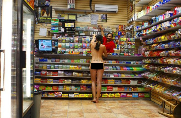 Sokaklarda çırılçıplak dolaştı - Resim: 3