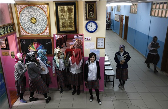 Reuters objektifinden imam hatipler - Resim: 2