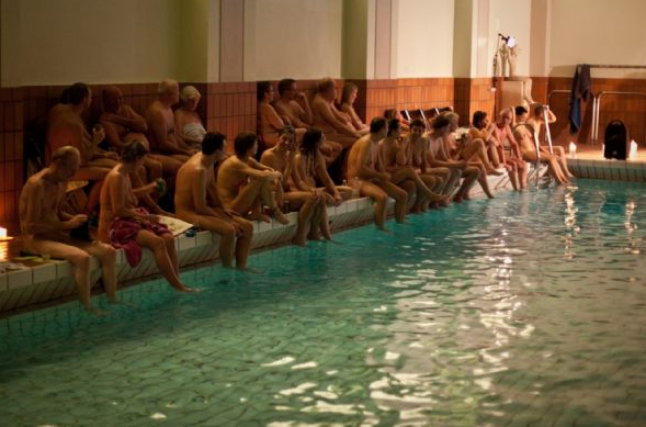 Çıplaklarla stand-up yaptı - Resim: 1