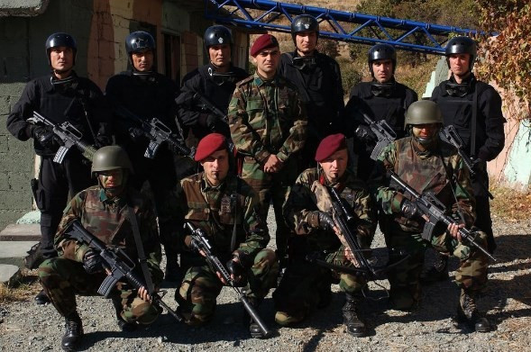 750 Bordo Bereli El Bab'da ev ev DEAŞ'lı arıyor - Resim: 1