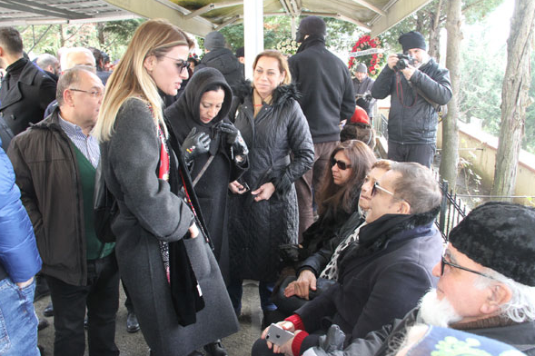 Mehmet Ali Erbil, esmer güzelle yakalandı - Resim: 4