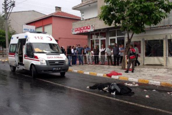 Kaza sokakları savaş alanına çevirdi - Resim: 1