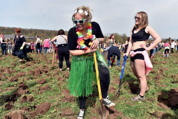 Belçika'da ilginç av! Cinsel oyuncaklar için kapıştılar - Resim: 1