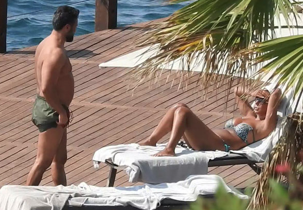 Bodrum'da aşka geldiler! Asena'yı öpücüklere boğdu - Resim: 2