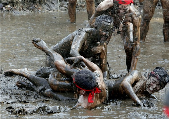 Bu adamlar ne yapıyor? - Resim: 2