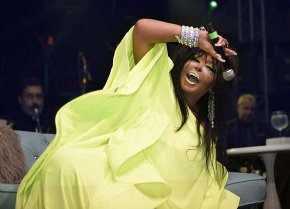 Diva Bülent Ersoy'dan Hadise'ye olay sözler! Kalçaları... - Resim: 1