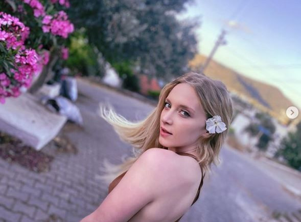 FOX TV Mucize Doktor yıldızı Hayal Köseoğlu arkadaşına tokatı bastı tatilde kriz - Resim: 1