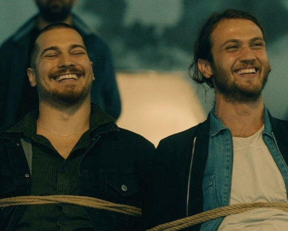 Çağatay Ulusoy'un fotoğrafı olay oldu Kıvanç Tatlıtuğ ile birlikte... - Resim: 1