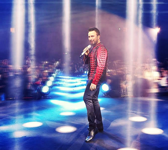 Hosteslerin Tarkan çılgınlığı! - Resim: 1