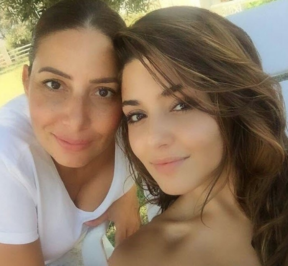 Kanser nedeniyle hayatını kaybetmişti! Hande Erçel'den duygusal Anneler Günü paylaşımı - Resim: 3