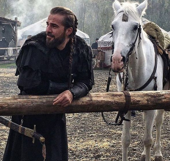 Engin Altan Düzyatan'ın şoke eden görüntüsü! Elleri tanınmaz halde - Resim: 1