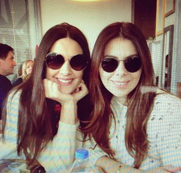 Bergüzar Korel temizliğe giden ablası Zeynep Korel hakkında ilk kez konuştu - Resim: 1