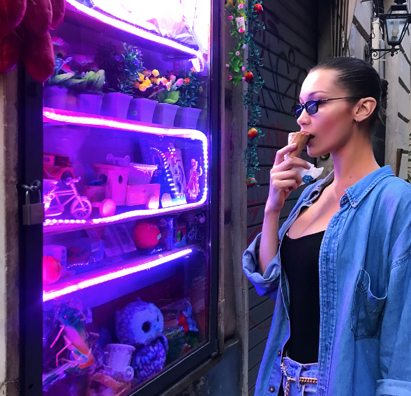 Bella Hadid nispet mi yapıyor! Çok konuşulan ayrılığa tepkisine bakın - Resim: 1