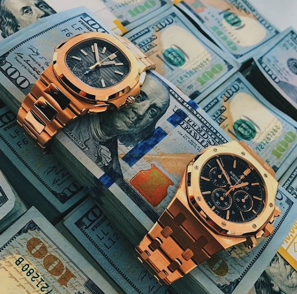 Görgüsüzlük savaşı! Altın silahlar, çıplak modeller, lüks araçlar ve para... - Resim: 3