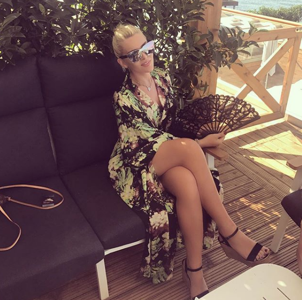 Selin Ciğerci futbolcu sevgilisiyle ilk kez yakalandı evleniyorlar - Resim: 2