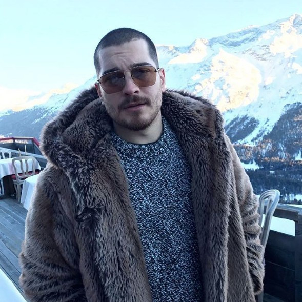 Çağatay Ulusoy'un dizi aşkı belgelendi kaçamadılar - Resim: 1