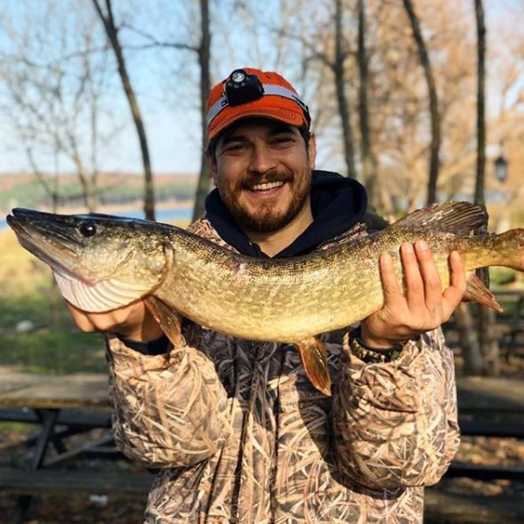 Çağatay Ulusoy ve sevgilisi Duygu Sarışın ayrıldılar! Gündeme bomba gibi düştü - Resim: 3