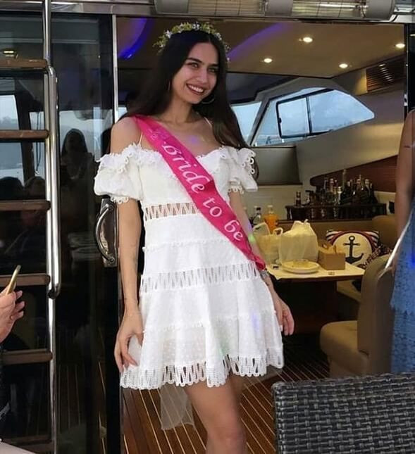 Amine Gülşe ve Mesut Özil dünya evine giriyor! Amine Gülşe'nin olay bekarlığa vedası - Resim: 3