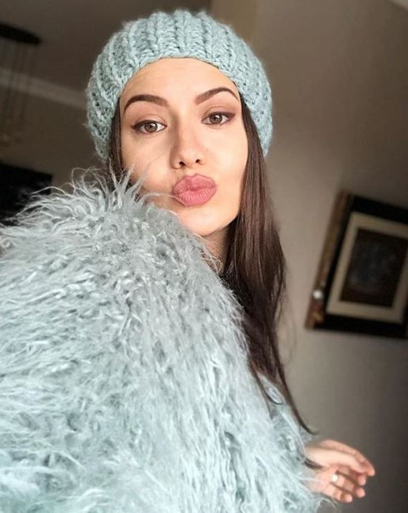 Reklam yüzü olmuştu Fahriye Evcen bu sefer beğenilmedi - Resim: 1