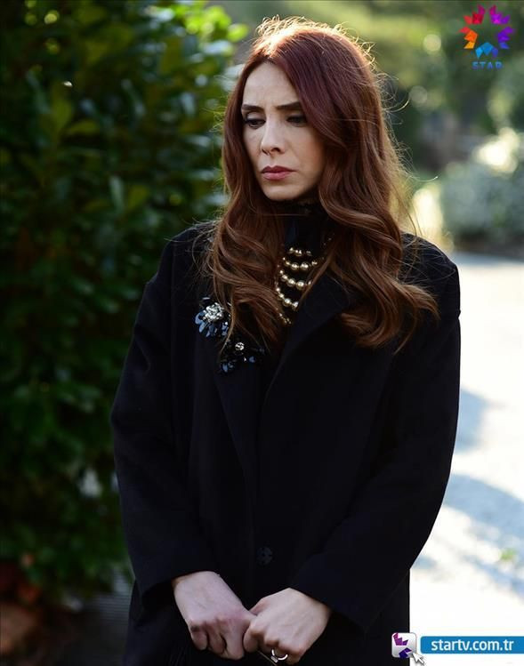 Kardeş Çocukları oyuncusu Nur Fettahoğlu duştan çıplak fotoğraflar attı - Resim: 1