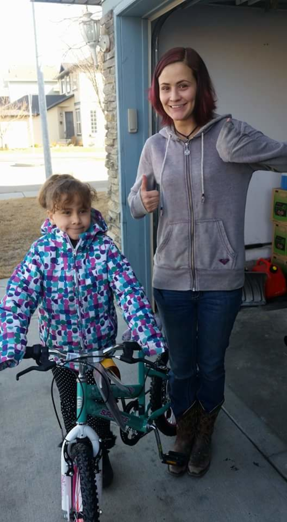 Çıplak pozları başına bela oldu işten kovuldu - Resim: 2