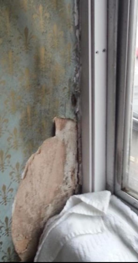 Sosyal medyada ifşa ettiler! Kan lekeleri kirli banyo... - Resim: 3