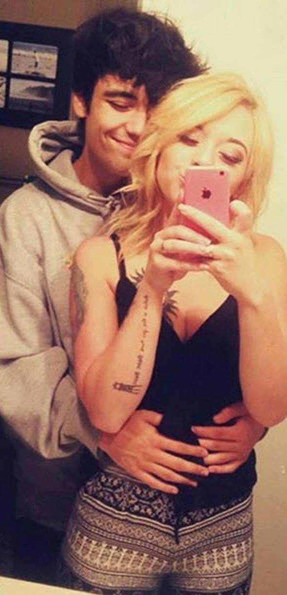 Kızı gibi poz verdi instagram'da olay oldu - Resim: 3