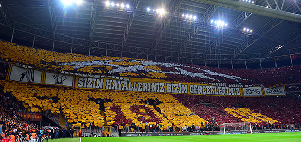 Galatasaray taraftarından müthiş koreografi - Resim: 1