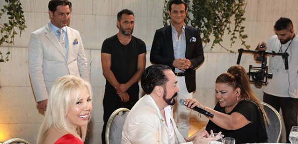 Adnan Oktar'ın yanındaki o ünlüler sizi şoke edecek! - Resim: 4