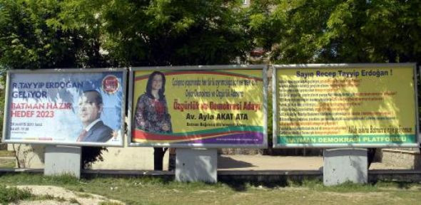 Başbakan''ı bu afişlerle karşılayacaklar! - Resim: 2