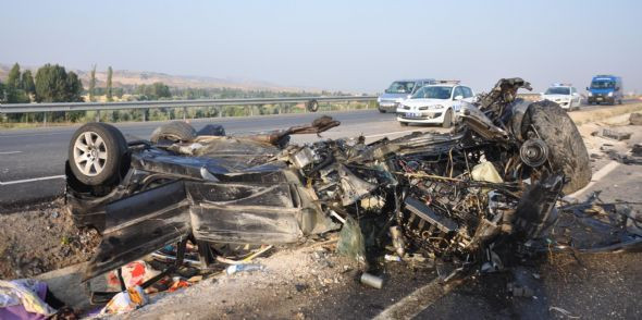 Aşırı hız bir aileyi paramparça etti - Resim: 3