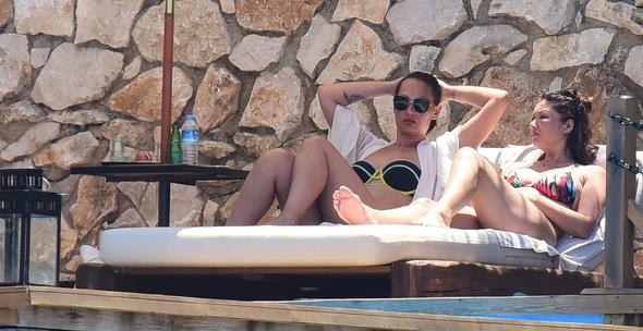 Nurgül Yeşilçay'ın gözündeki morluk - Resim: 4